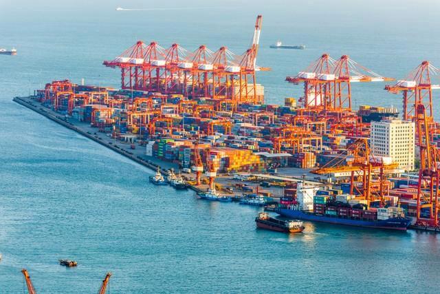 近日,中国海关总署公布了2023年前四个月的进出口数据,显示我国货物